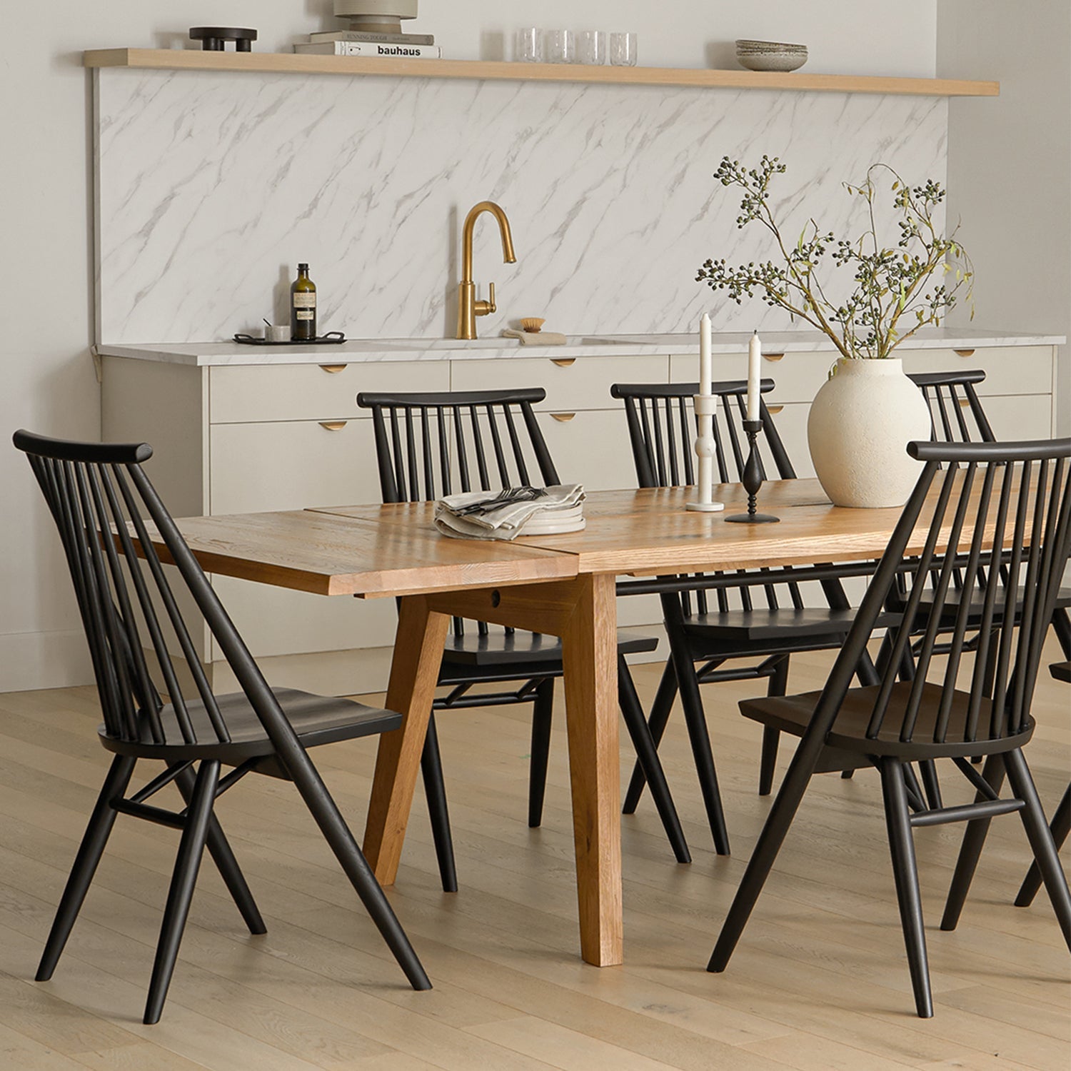 Translation missing: en.Dining Room &amp; Kitchen: Dining Room & Kitchen